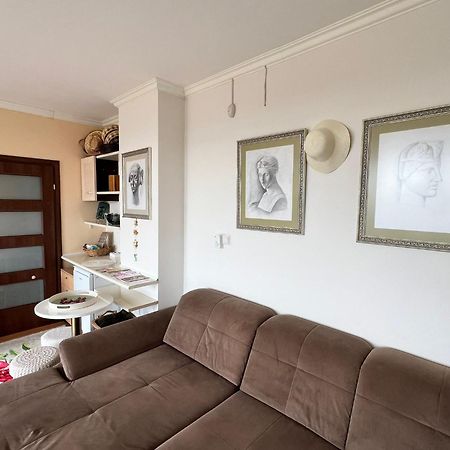 Downtown Central Apartment With Working Kitchen, City Views & Free Parking カザンラク エクステリア 写真