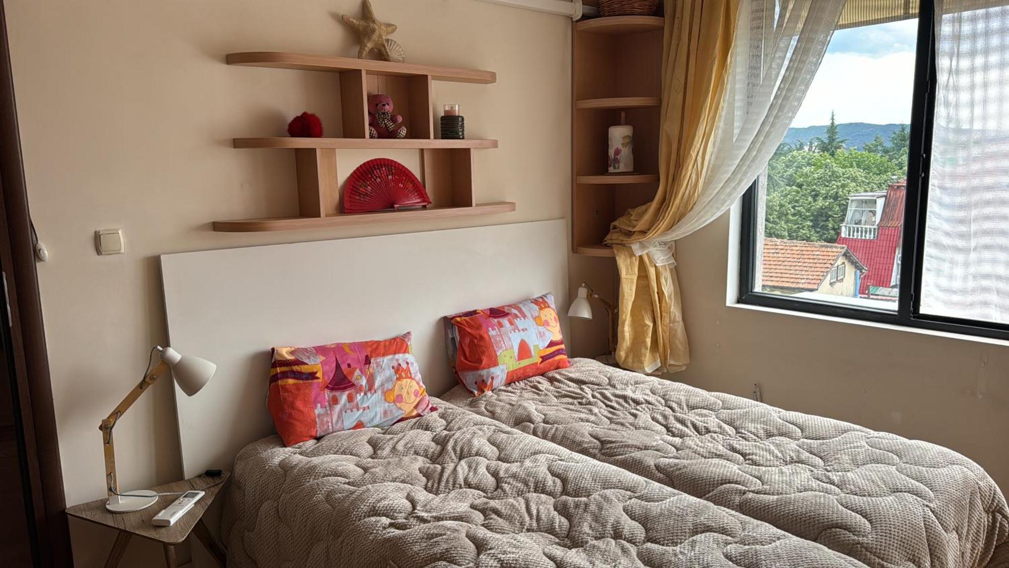 Downtown Central Apartment With Working Kitchen, City Views & Free Parking カザンラク エクステリア 写真