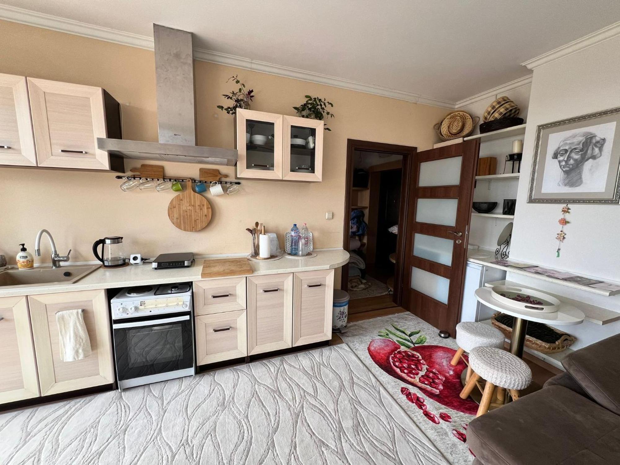 Downtown Central Apartment With Working Kitchen, City Views & Free Parking カザンラク エクステリア 写真