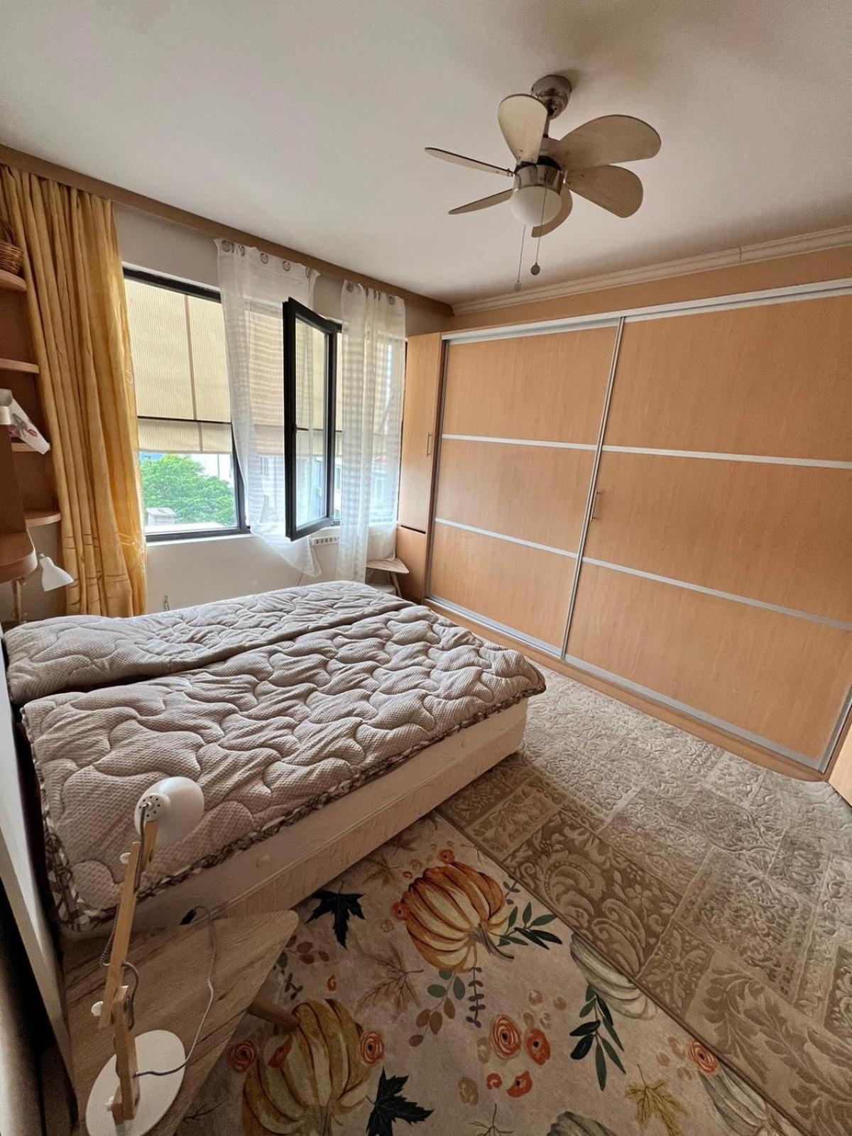 Downtown Central Apartment With Working Kitchen, City Views & Free Parking カザンラク エクステリア 写真