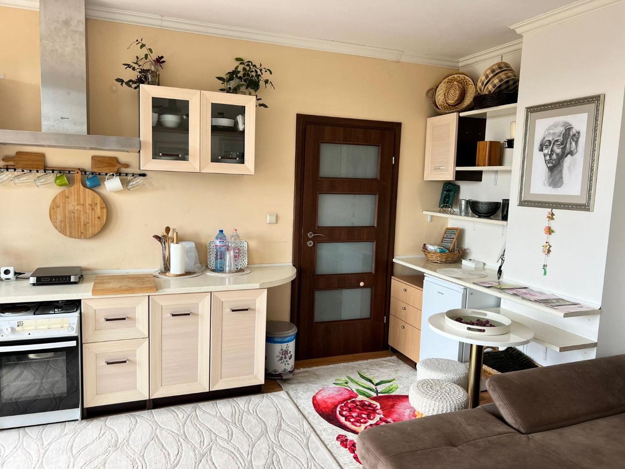 Downtown Central Apartment With Working Kitchen, City Views & Free Parking カザンラク エクステリア 写真