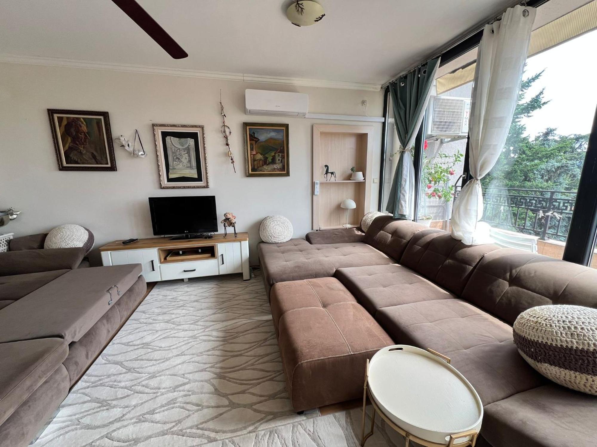 Downtown Central Apartment With Working Kitchen, City Views & Free Parking カザンラク エクステリア 写真