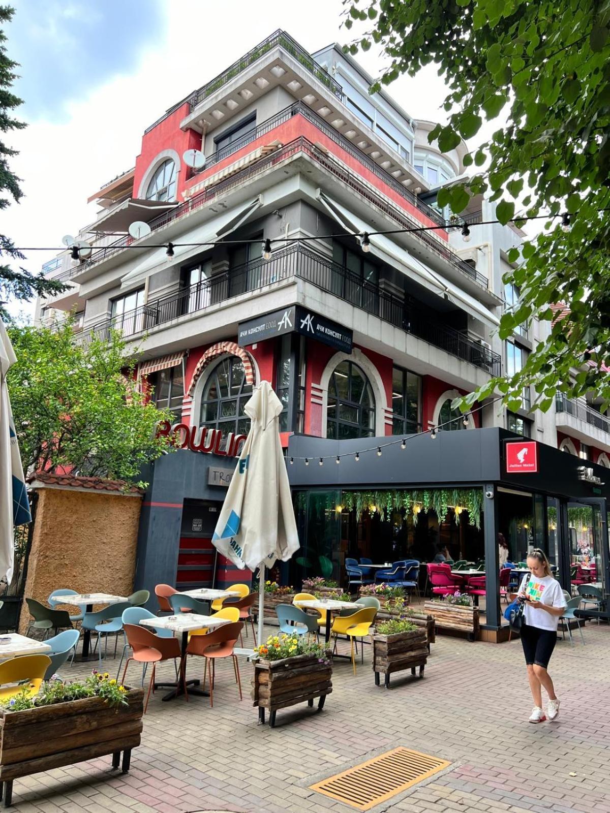 Downtown Central Apartment With Working Kitchen, City Views & Free Parking カザンラク エクステリア 写真