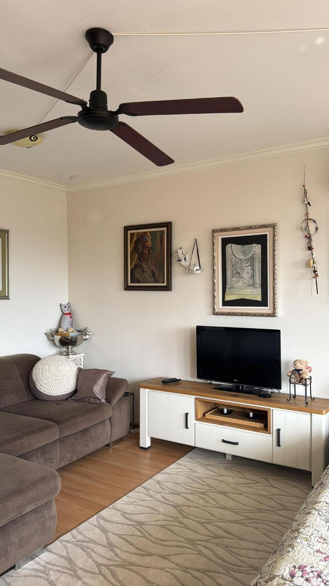 Downtown Central Apartment With Working Kitchen, City Views & Free Parking カザンラク エクステリア 写真